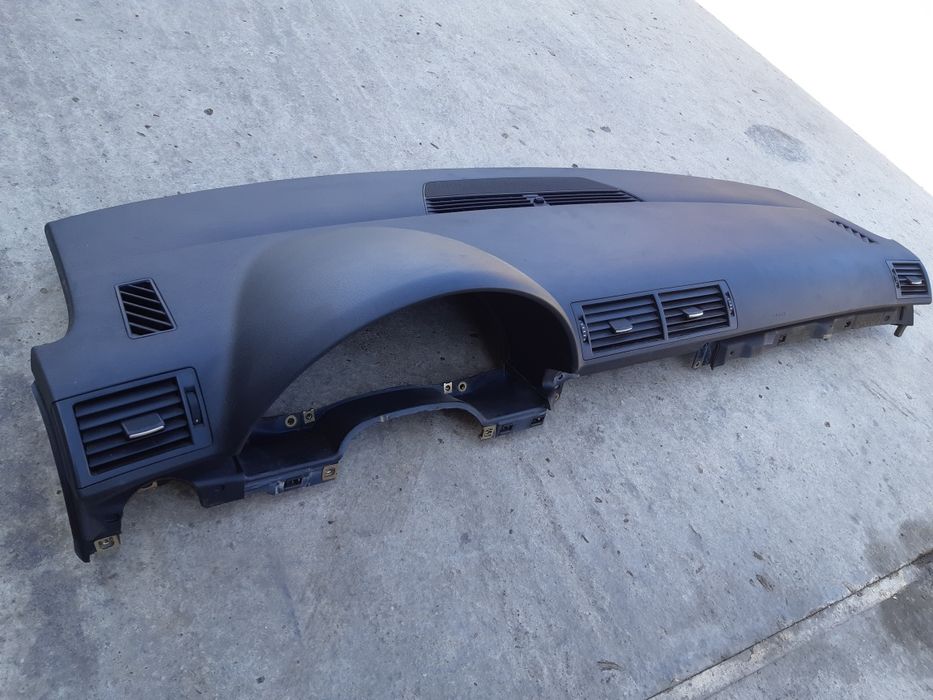 Plansa bord culoare neagra audi a4 b6 / audi a4 b7 volan stanga Europa