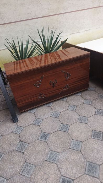 1 Шкаф 1 сандик 2 спалный  битталик  1 трюмо