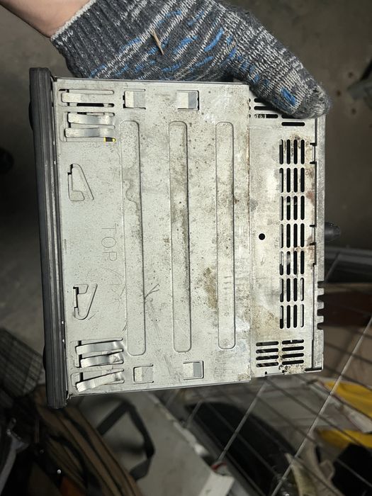 Продам оригинал магнитоллу от хонды