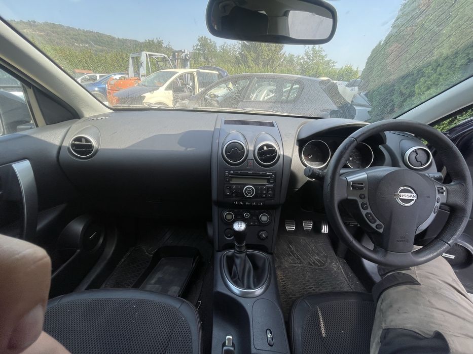 Nissan Qashqai на части