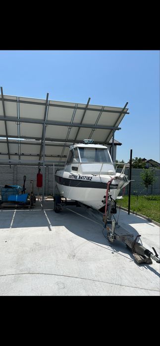Vand barca cabinata