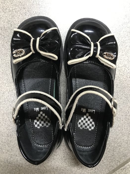 Продам туфли для девочки