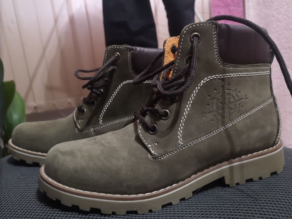 Чисто нови боти - цвят Каки