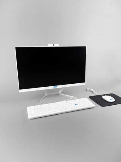 Моноблок, экран 24", белый, клавиатура и мышь в подарок