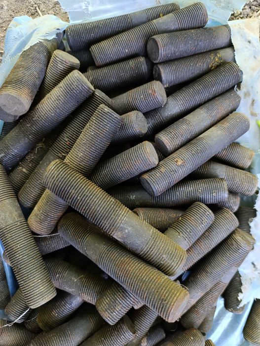 Шпильки М20*1,5*100мм