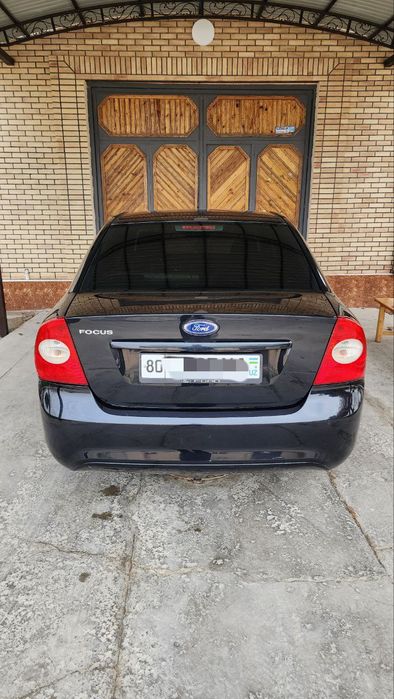 Ford focus 2 restyling 1.6 tezda sotiladi