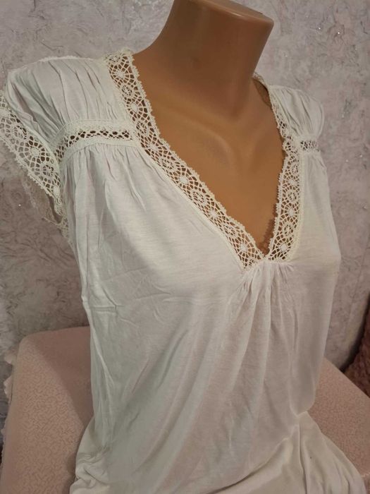 ZARA Тениска с дантела