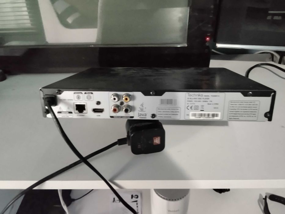 страхотен и качествен 3D блу рей плеър изгодно-нов внос от Англия