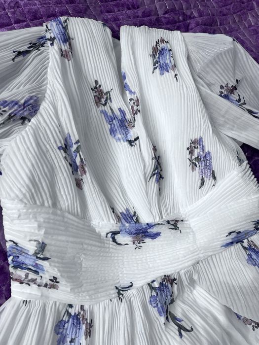 Красивое платье 46 размера (М)