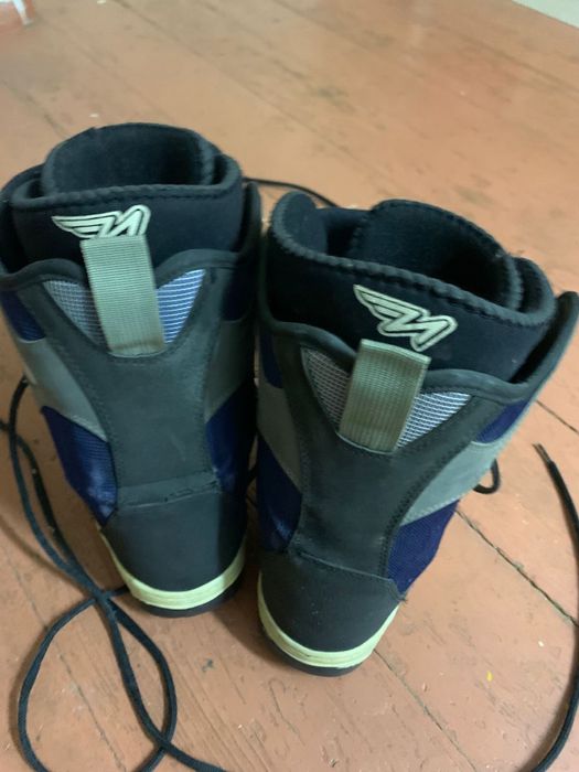 Продам сноубродические ботинки