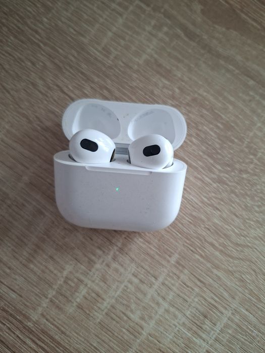 AirPods 3 б/у без коробки чистые