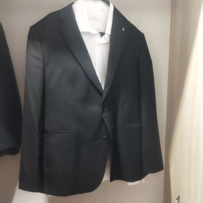 продам Костюм  Черный