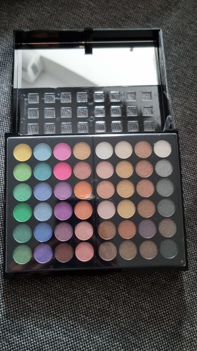 Trusa machiaj, SensoPRO, fard de ochi, 78 culori