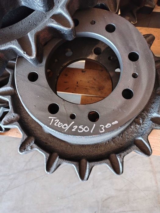 Sprocket / Steluță / Roată motrică pentru Bobcat T300