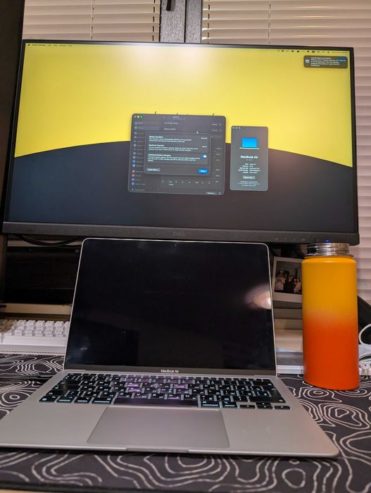 MacBook Air M1 8/256 неработещ дисплей