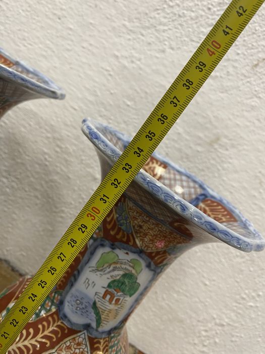 Големи холандски вази от порцелан