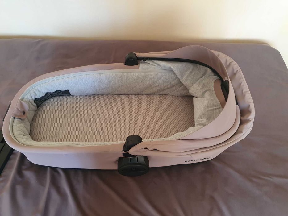 easywalker кош за новородено