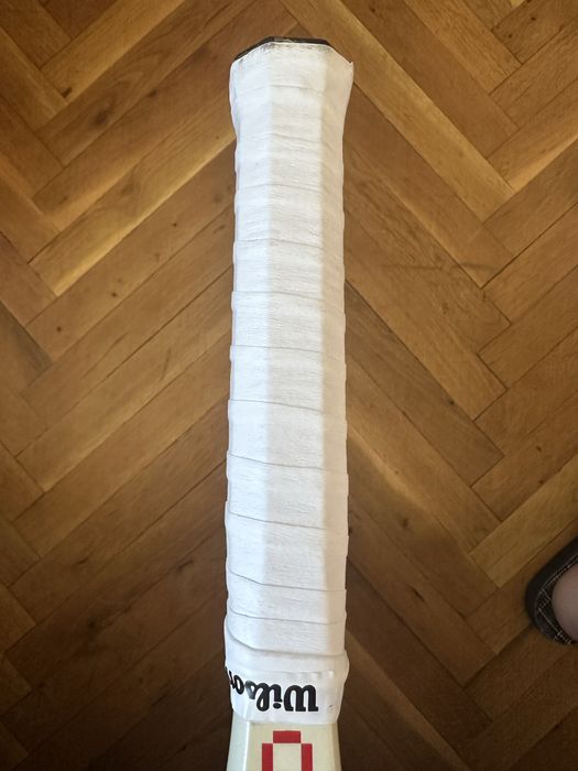 Тенис ракера от високомодулен графит