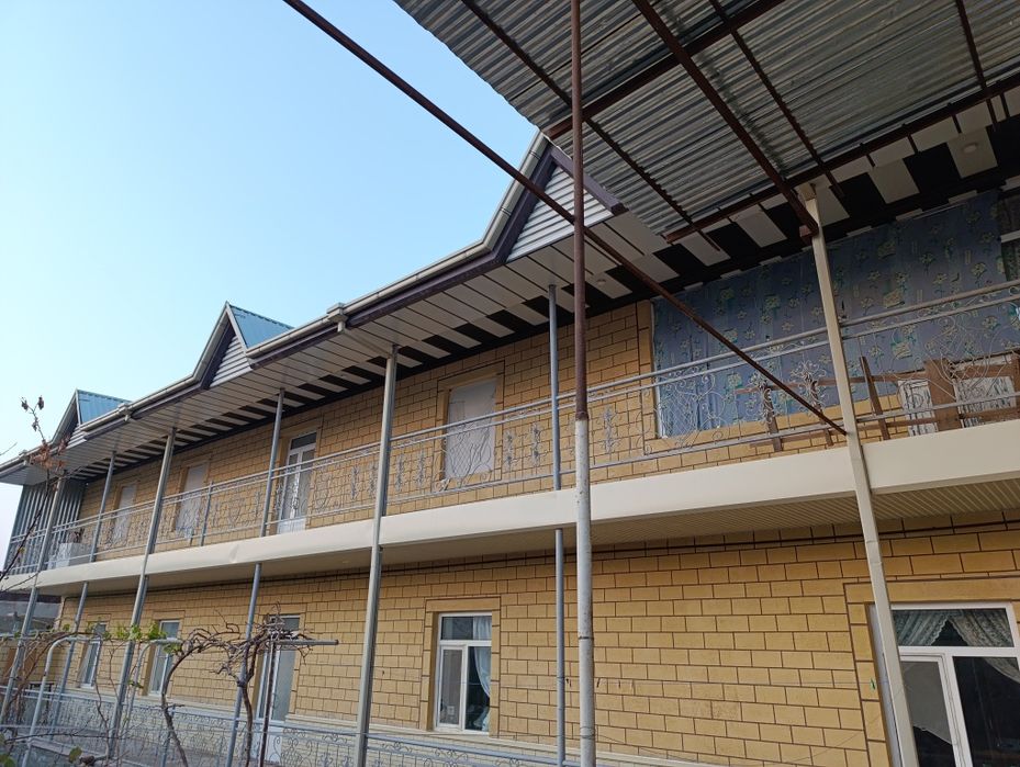 Участка..ховли.Продаётся заходи и живи!