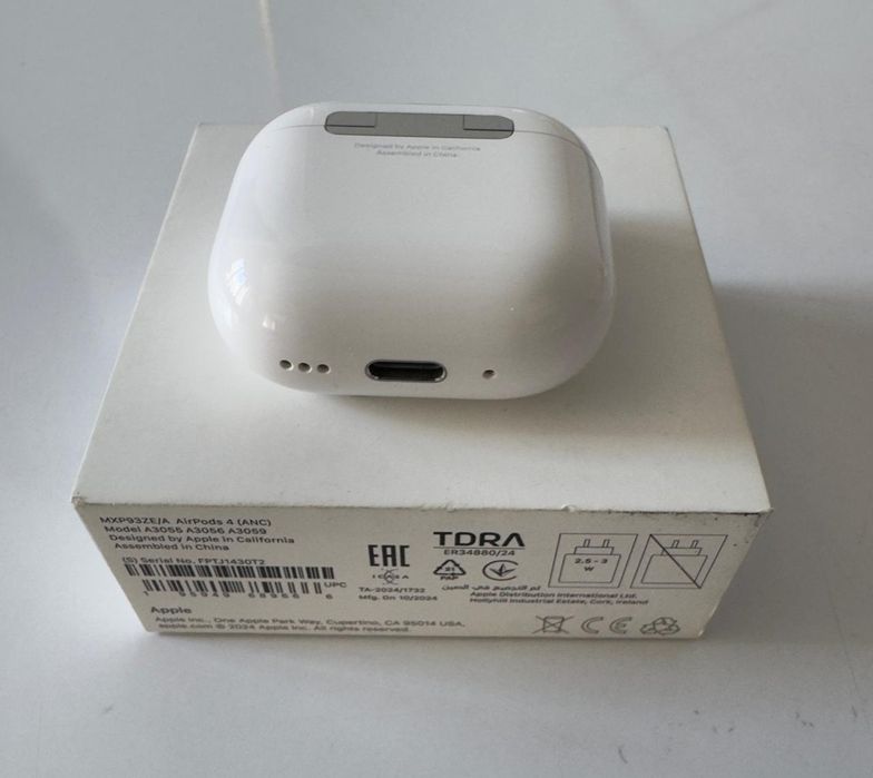 AirPods 4 Active Noise