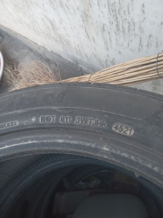 Шины летние 235/45 18