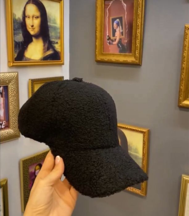 Дамски шапки