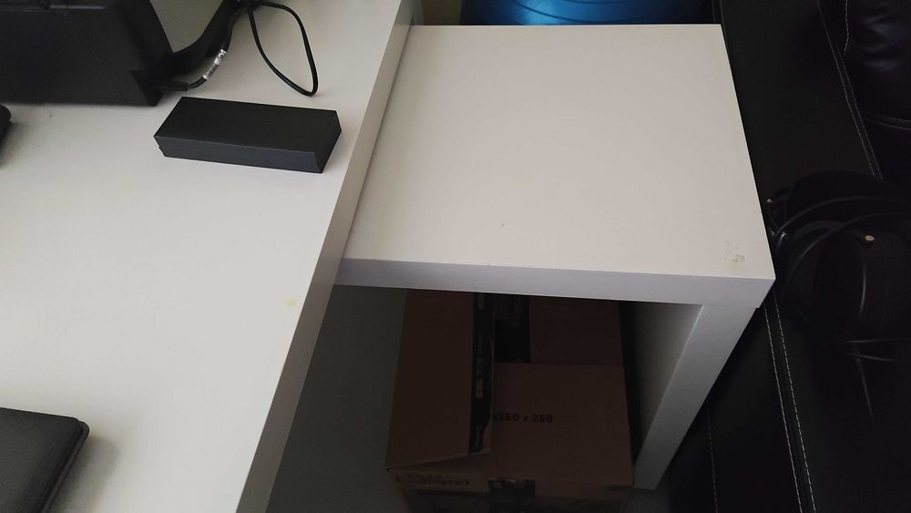 Офис Бяло Масивно Бюро с подвижно крилорамо