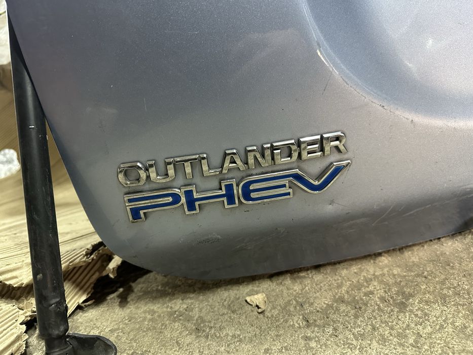 Крышка Багажника Outlander 3