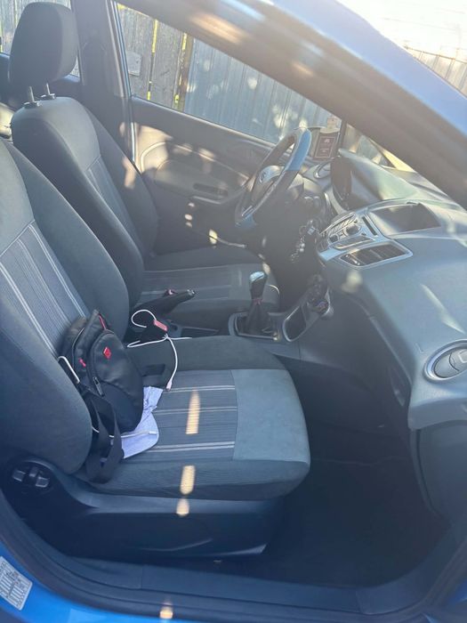 Vând Ford fiesta diesel