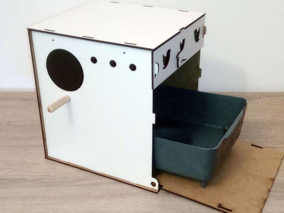 Гнездилки люпилни за папагали / къщички гнезда за папагали