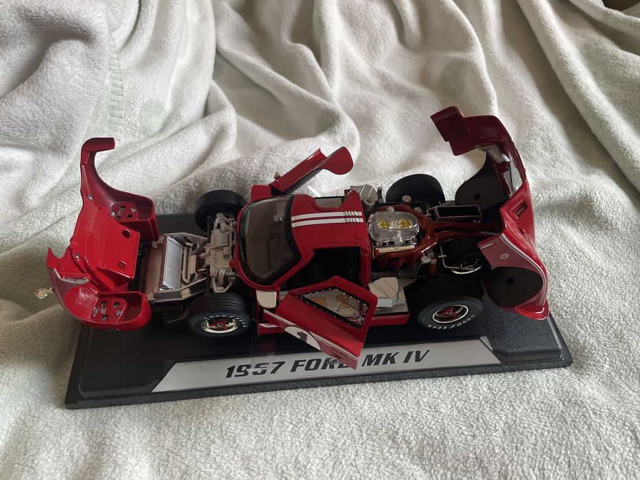 FORD GT40 MK IV - 1:18 - Shelby collectibles.