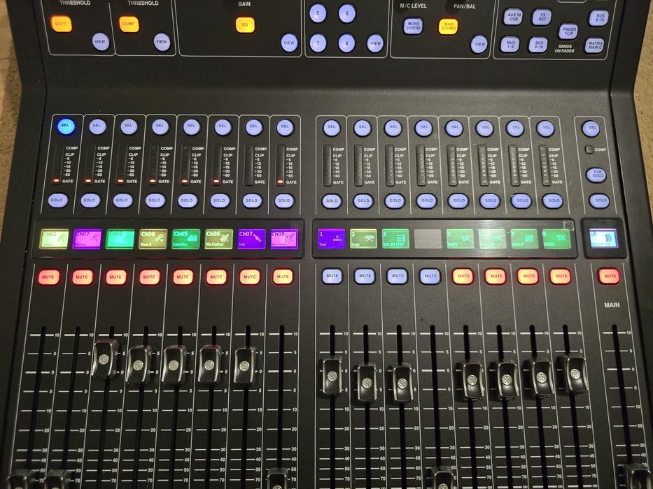 Midas M32 live  scene bune schimb cu L3600FD dynacord