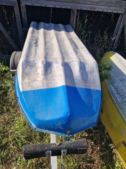 Пррдаётся лодка "Романтика".