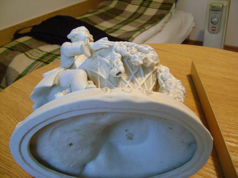 Стара порцеланова ваза 1875 г. Porzellanfabrik Hertweg&Co