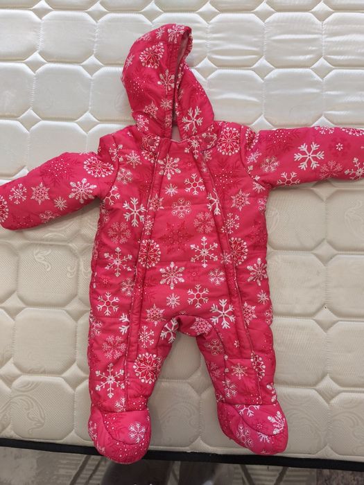 Продам зимний детский комбинезон.