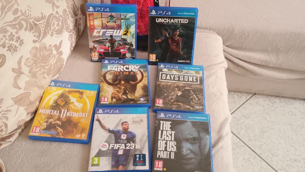 Vând PS 4 slim 500Gb+ jocuri+ maneta