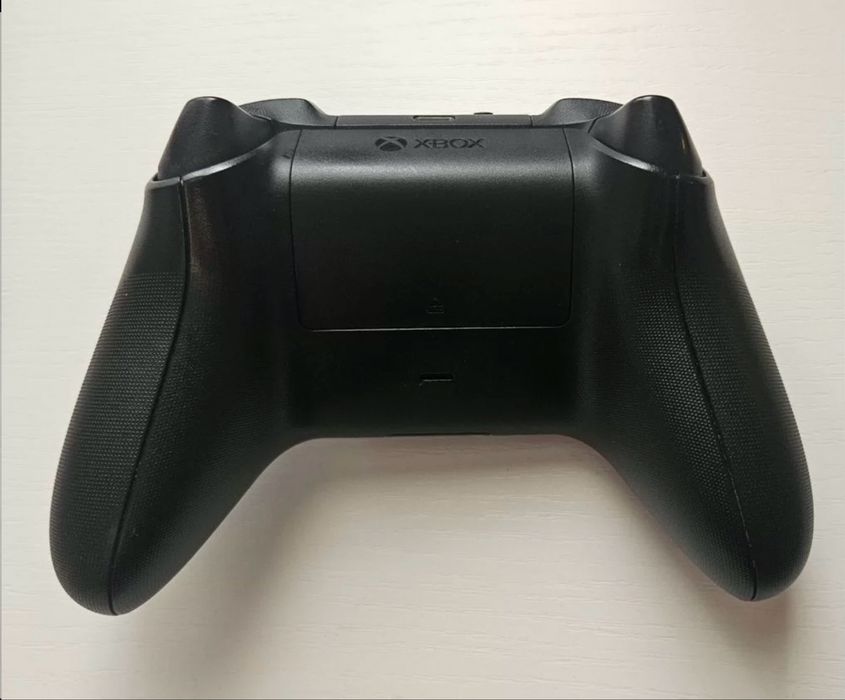 Xbox series joystik qora rang korobkasi yo
