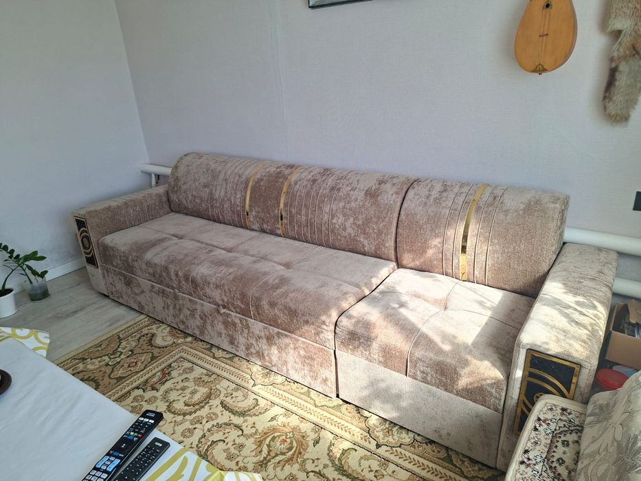Продаеться диван хорошим состояние