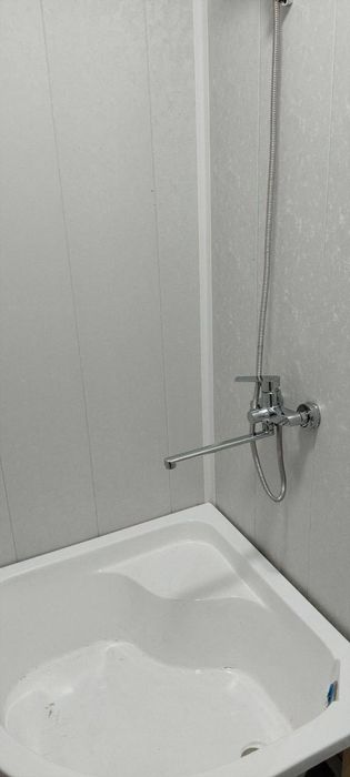 Куйлук 1Продается 1 комнат. 2 этаж. 4 этаж. Кирпичного дом  Общежития