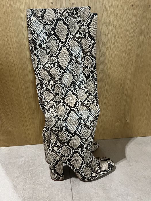 Змийски кожени ботуши Zara