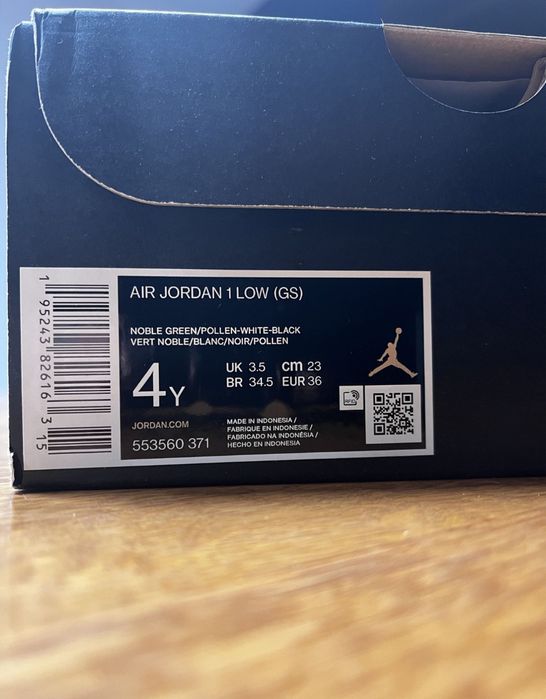 Air Jordan 1 Sisterhood Mid, Green toe low, Bright crimson