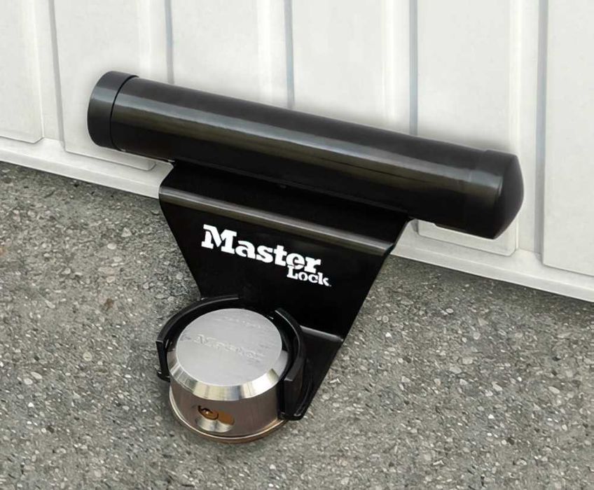 Kit pentru incuierea usilor de garaj Master Lock, 1488EURDAT