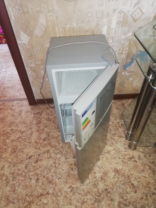 Продам мини холодильник