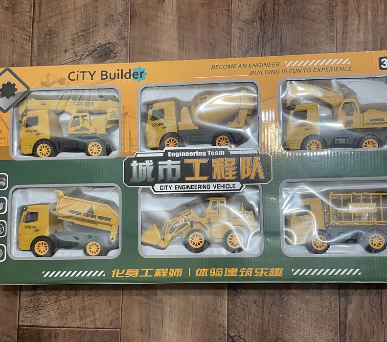 Подарочный набор машинок, НОВЫЙ