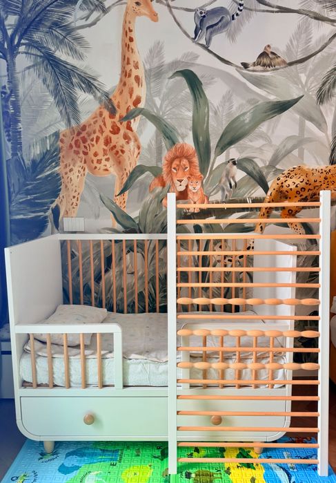 Patut de bebe Ikea reglabil (saltea si lenjerii incluse)