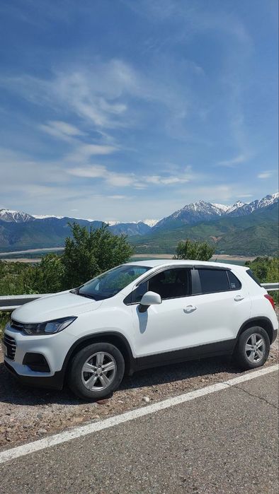 Продаю Tracker 1