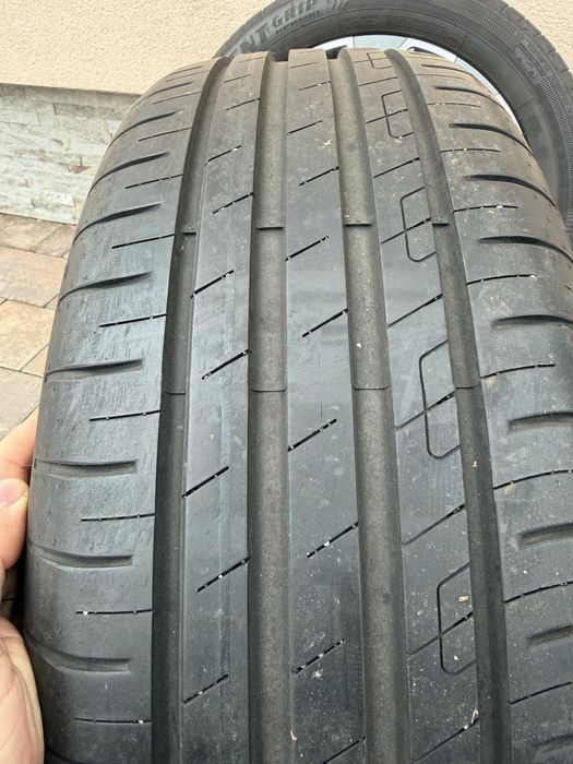 Jante 5x100 originale Skoda Kamiq Anvelope 7mm Goodyear 205 55 17