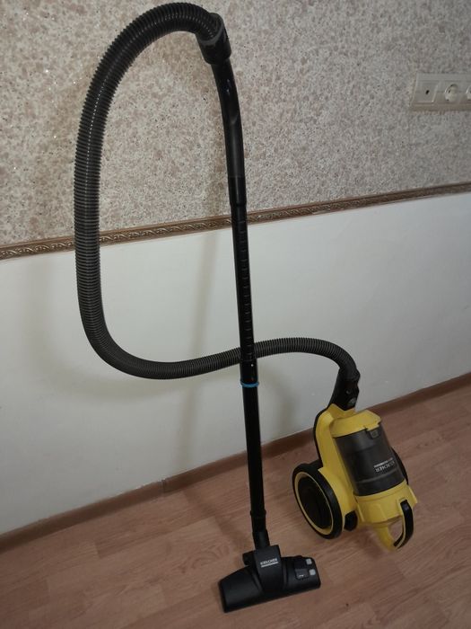 Пылесос рабочий 12 тысяч.