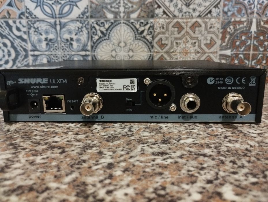 Vând microfon wireless Shure UlLX,-D 24  cu capsulă Beta 58 A