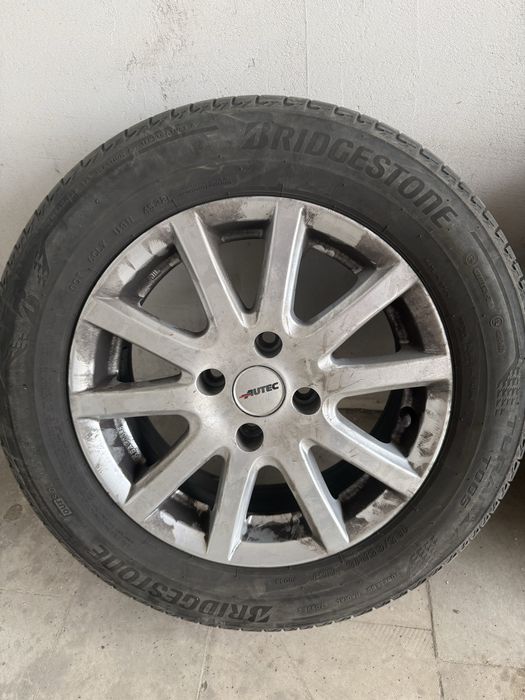 Летни гуми Bridgestone 185/65/15 с джанти за Citroen C3-2017-2024
